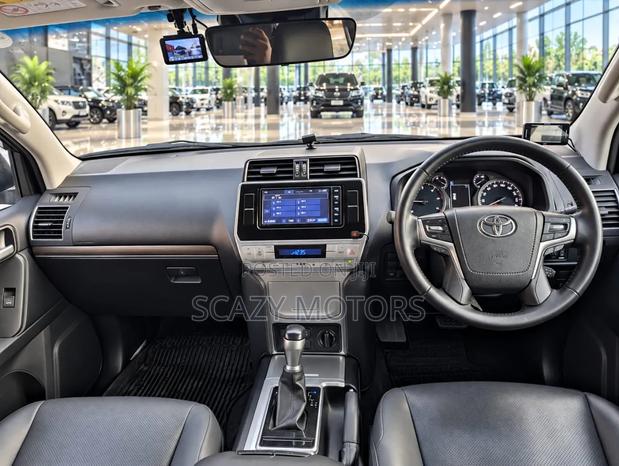 Toyota Land Cruiser Prado 2019 Black