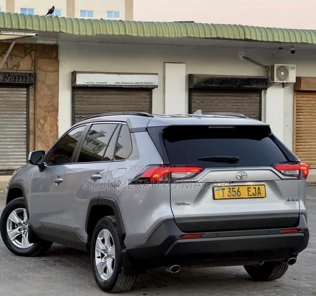 Toyota RAV4 2019 Gray