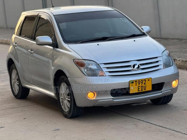 Toyota IST 2006 Silver