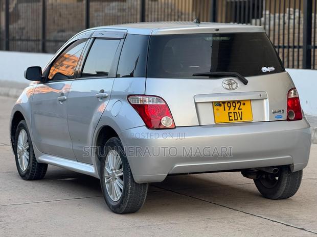 Toyota IST 2006 Silver