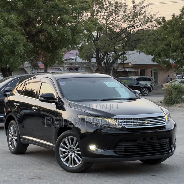 Toyota Harrier 2.0 2016 Black