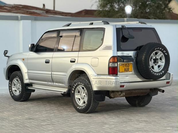 Toyota Land Cruiser Prado 2006 Silver