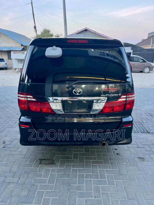 Toyota Alphard 2004 Black