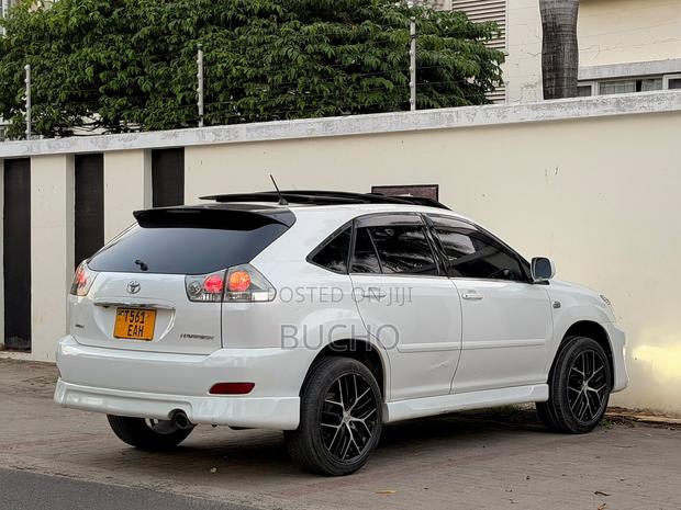 Toyota Harrier 2006 White