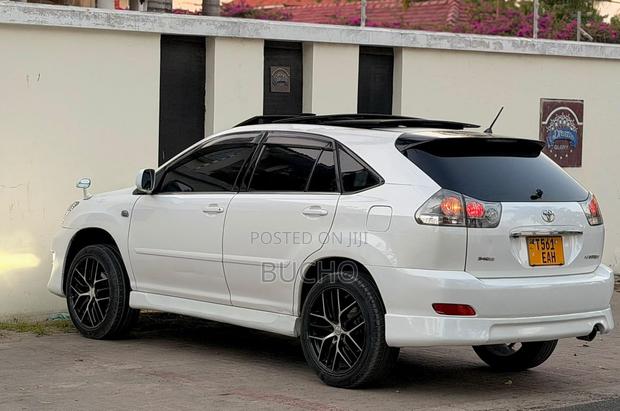 Toyota Harrier 2006 White