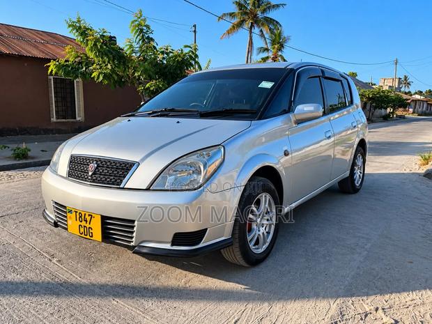 Toyota Opa 2002 Silver