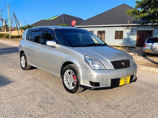 Toyota Opa 2002 Silver
