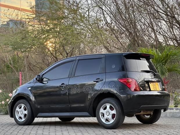 Toyota IST 2003 Black