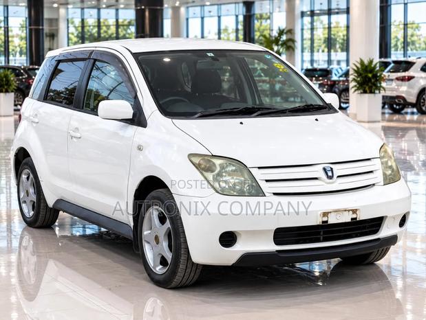 Toyota IST 2003 Off white