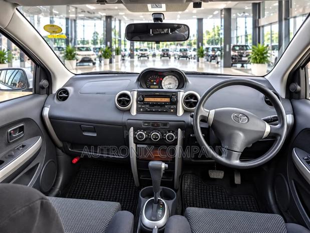 Toyota IST 2003 Off white