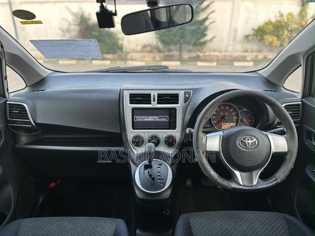 Toyota Ractis 1.5 FWD 2012 Maroon