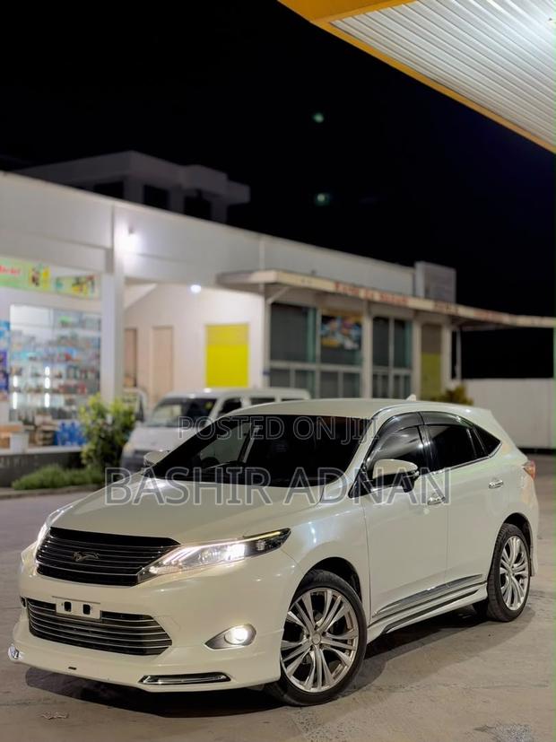 Toyota Harrier 2.0 2016 Pearl