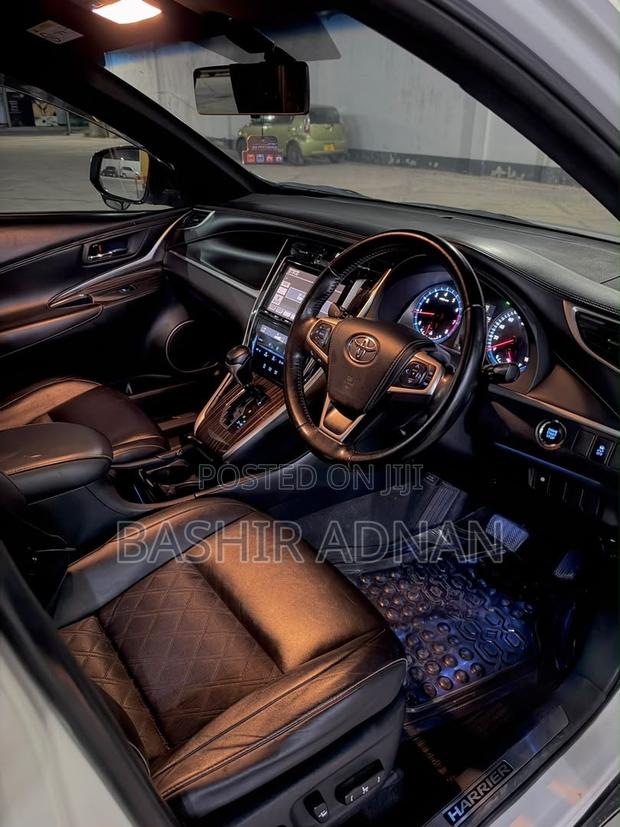 Toyota Harrier 2.0 2016 Pearl