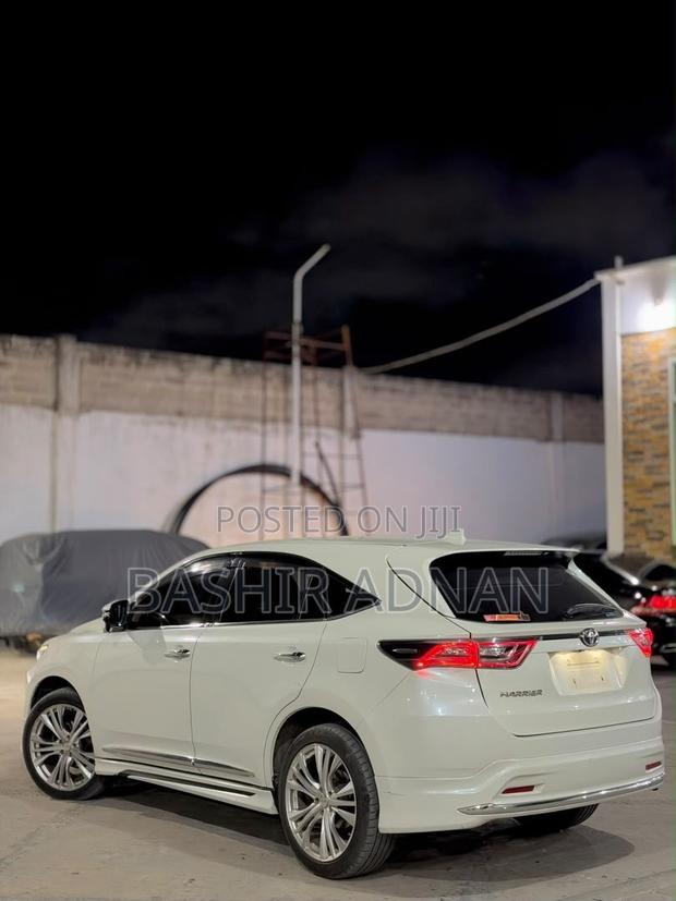 Toyota Harrier 2.0 2016 Pearl