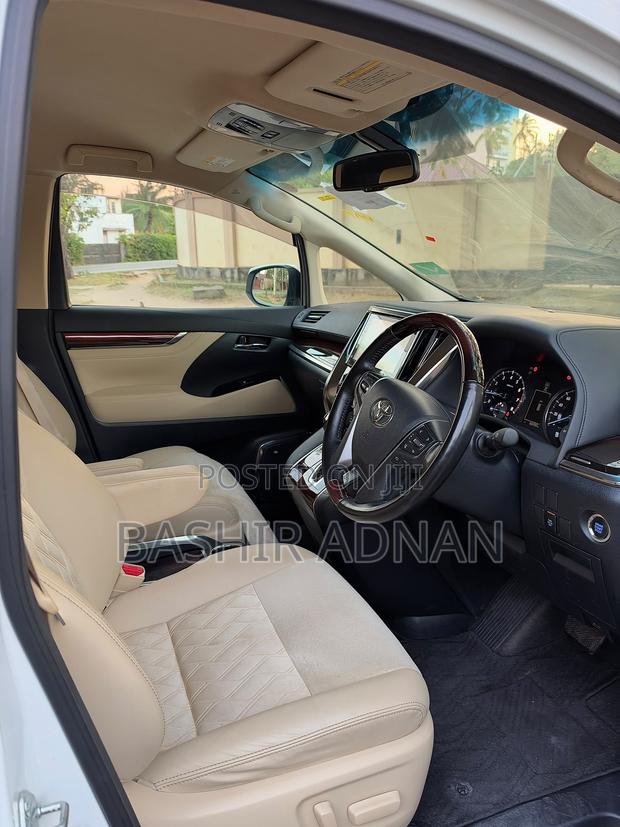 Toyota Vellfire 2.5 Z 2017 White