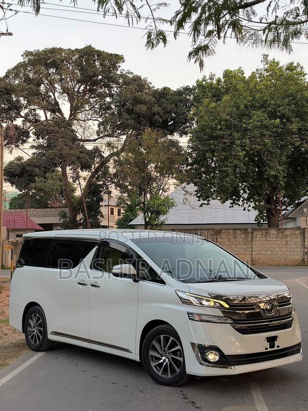 Toyota Vellfire 2.5 Z 2017 White