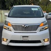 Toyota Vellfire 2011 White for sale