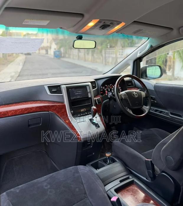 Toyota Vellfire 2011 White