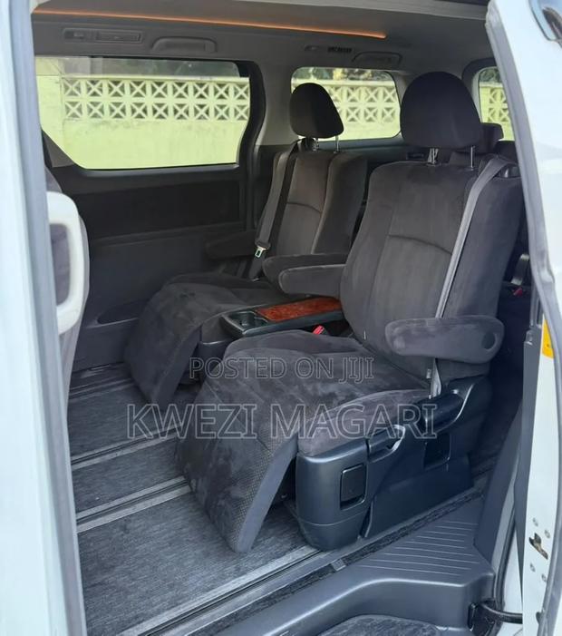 Toyota Vellfire 2011 White