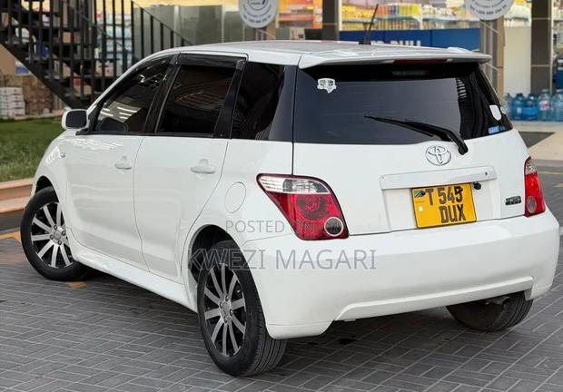 Toyota IST 2005 White