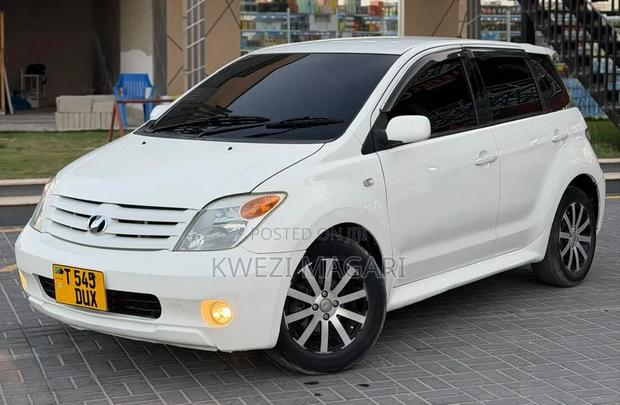 Toyota IST 2005 White