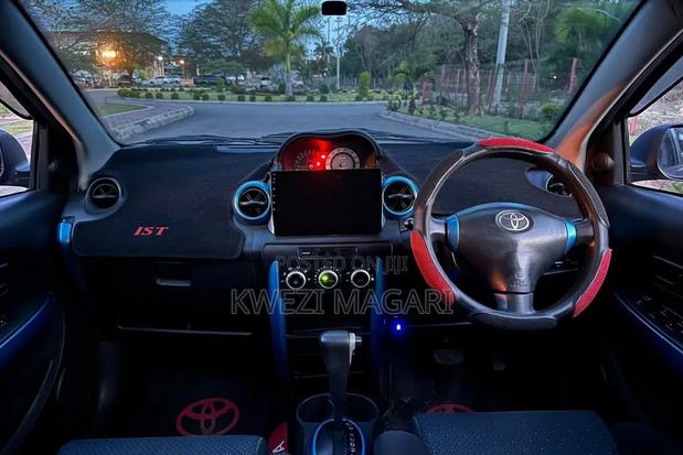 Toyota IST 2004 Blue