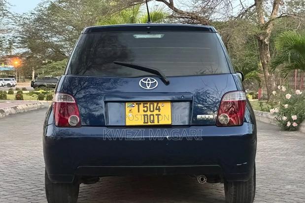 Toyota IST 2004 Blue