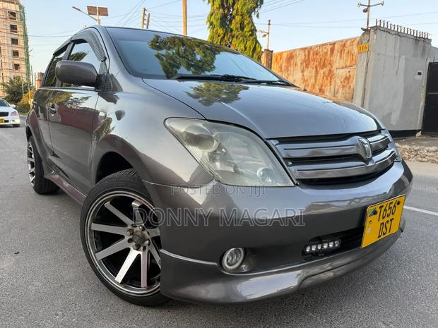 Toyota IST 2005 Gray