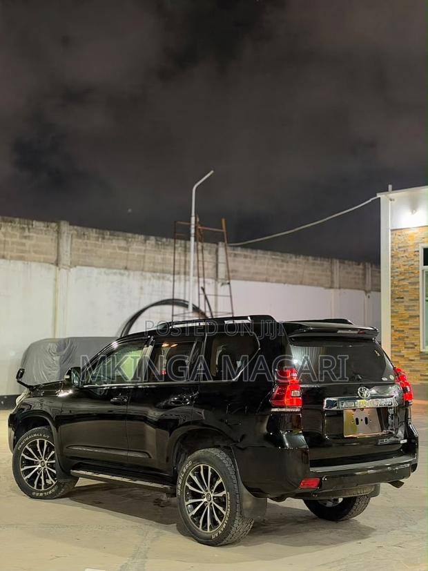 Toyota Land Cruiser Prado 2019 Black
