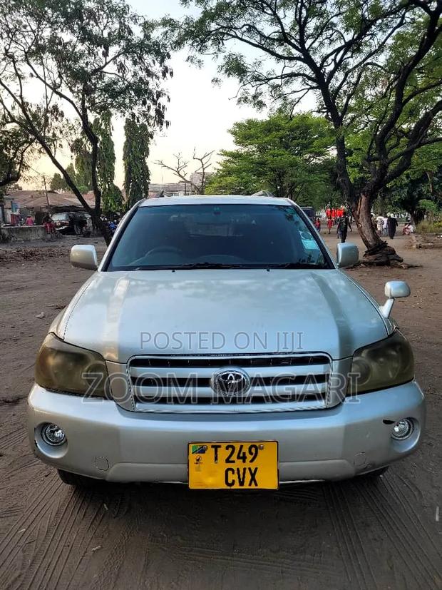 Toyota Kluger 2003 Silver