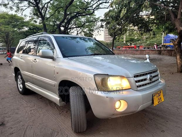 Toyota Kluger 2003 Silver