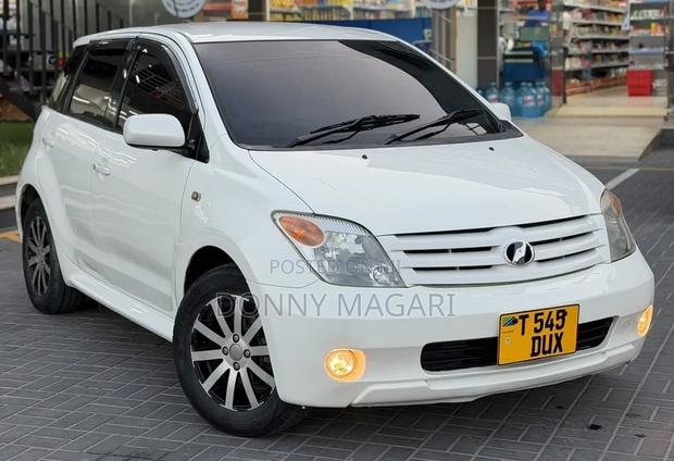 Toyota IST 2005 White