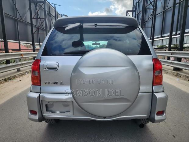 Toyota RAV4 Automatic 2000 Silver