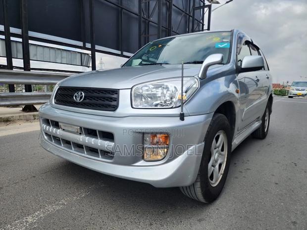 Toyota RAV4 Automatic 2000 Silver