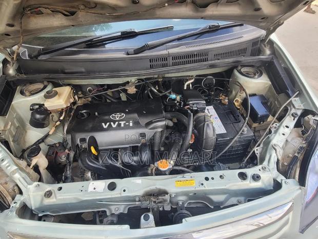 Toyota Raum 2002 Green