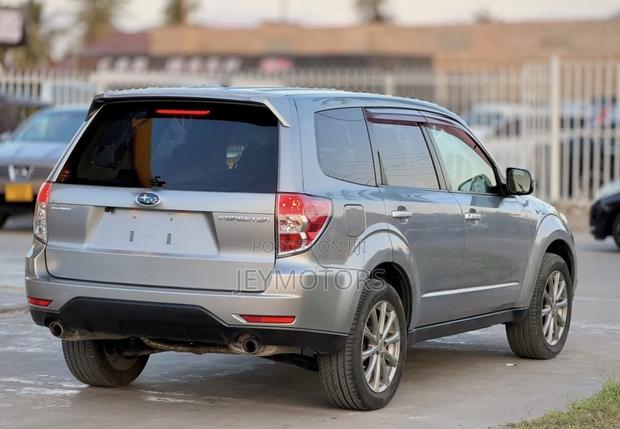 Subaru Forester 2011 Silver