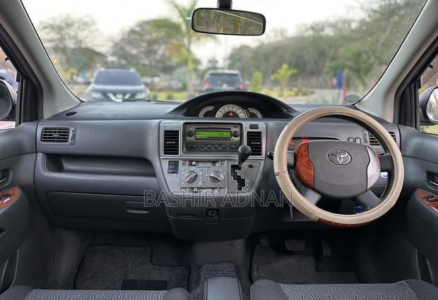 Toyota Raum 1.5 FWD 2006 Gray