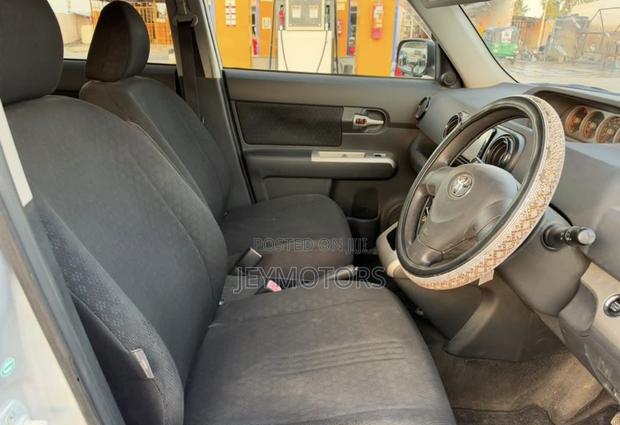 Toyota Corolla Rumion 2010 Silver