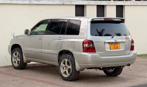 Toyota Kluger 2005 Silver