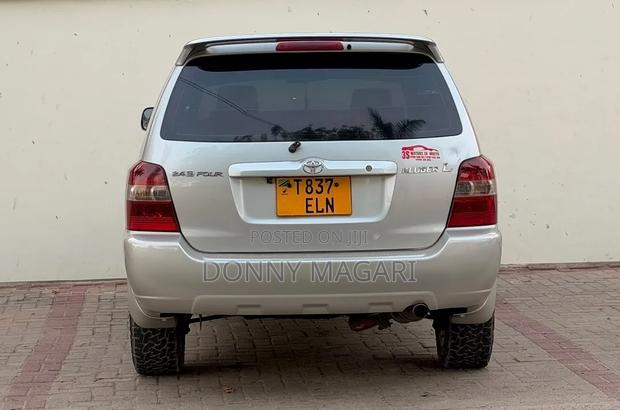 Toyota Kluger 2005 Silver