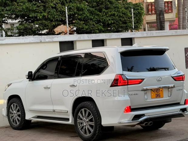 Toyota Land Cruiser Prado 2016 White
