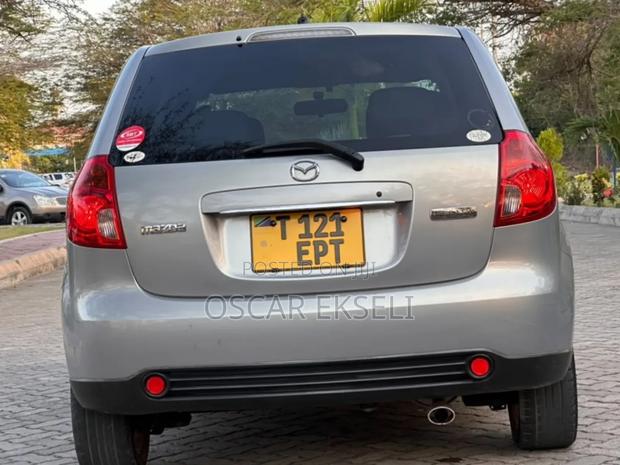 Mazda Verisa 2004 Gray