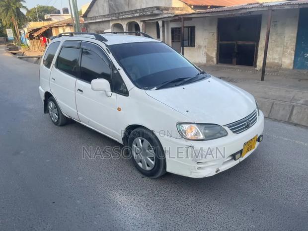 Toyota Corolla Spacio 2002 White
