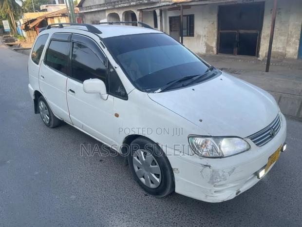 Toyota Corolla Spacio 2002 White