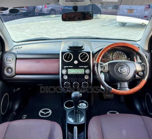 Mazda Verisa 2008 Blue