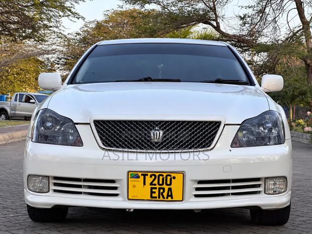 Toyota Crown Royale 2005 White
