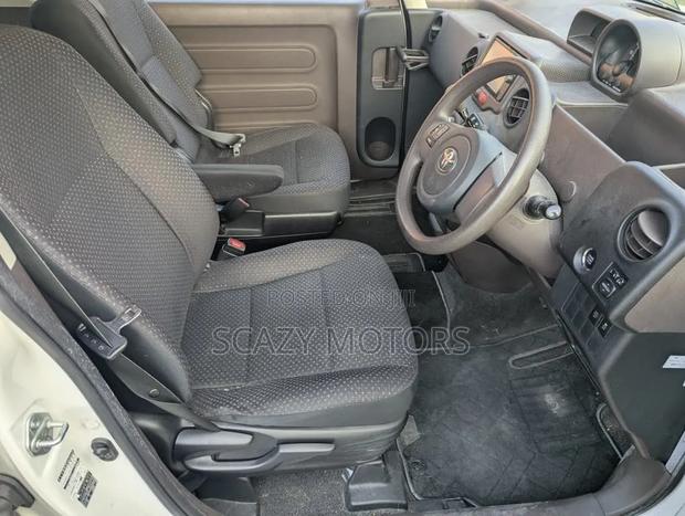 Toyota Porte 2013 White