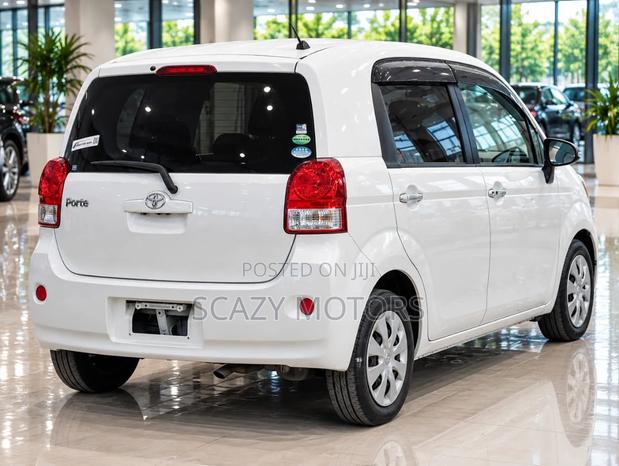 Toyota Porte 2013 White
