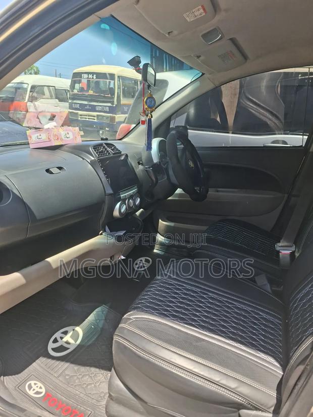 Toyota Passo 2005 Gold