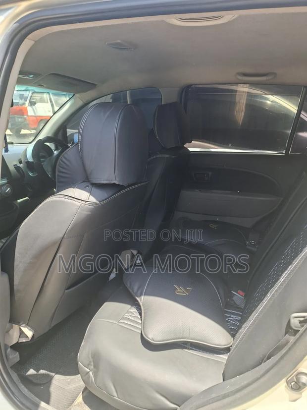 Toyota Passo 2005 Gold